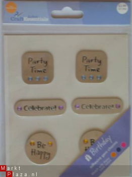 OPRUIMING: jo ann metal charm with gems words celebrate - 1