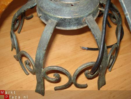 oud frame van smeedijzeren lamp met houten balk - 1