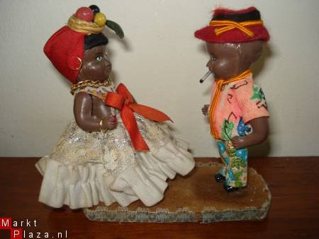2 oude negerpoppetjes souvenir uit Brasil 9 cm hoog - 1