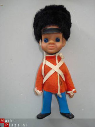 oud popje Nissen Denmark Reissen 1967 grenadier? 18 cm - nr. 1