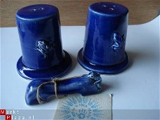 Peper en zoutstel kobaltblauw keramiek met kikker handmade