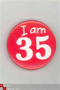 Verjaardagsbadge "I am 35"
