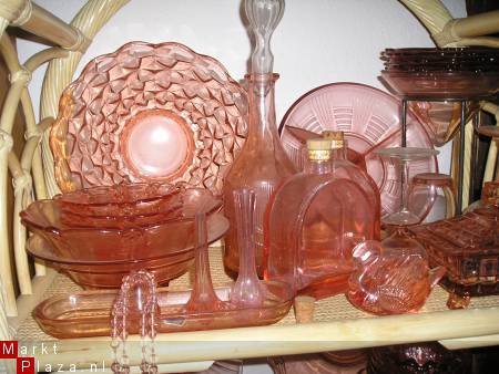 GLAS...roze glas,oud-roze,oudroze glas,serviesdelen,diversen items. - 1