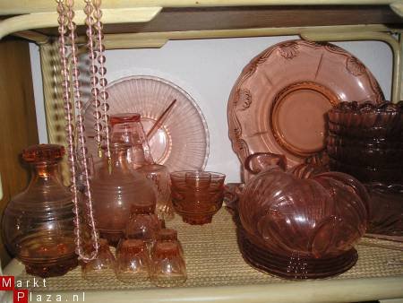 GLAS...roze glas,oud-roze,oudroze glas,serviesdelen,diversen items. - 2