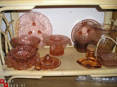 GLAS...roze glas,oud-roze,oudroze glas,serviesdelen,diversen items. - 8