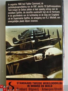 Spitfires vechten voor Engeland W.O.II John Vader - 1
