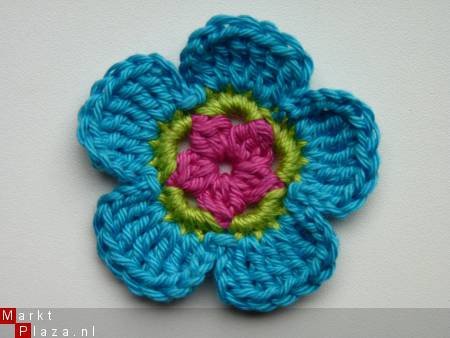 ** Grote (5,5 cm) gehaakte bloem (turquoise/lime/fuchsia) - 0