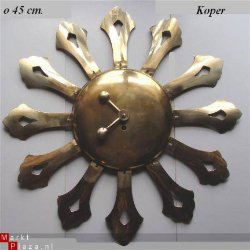 === Aparte klok = zwaar koper = oud === 4996
