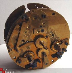 === Pendule uurwerk voor onderdelen = oud === 5030