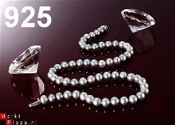 ZOETWATER PARELKETTING MET ZILVEREN (925) SLOT.