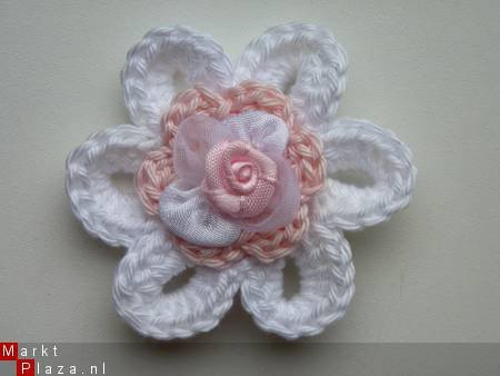 ** Gehaakte broche (MIRA) - nr. 1