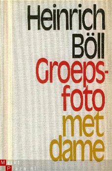 Böll. Heinrich; Groepsfoto met dame