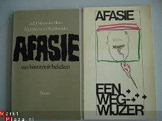 Afasie - van binnenuit bekeken en Afasie een wegwijzer |