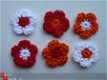 ** Setje van 6 gehaakte bloemetjes - rood/oranje/wit - 0 - Thumbnail