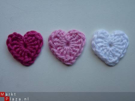 ** 3 gehaakte minihartjes (roze/fuchsia/wit) - nr. 1