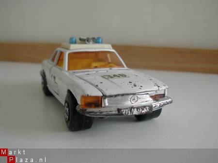 DSCN14237 Matchbox K-61 Mercedes Benz 350 SLC - 1