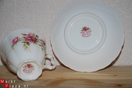 *** Royal Albert dames kop en schotel Romance *** - 1