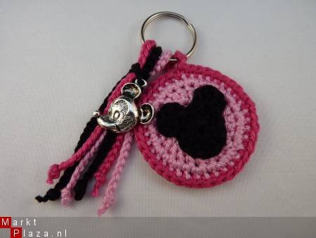 ** Gehaakte sleutelhanger/tashanger Mickey Mouse (roze) - 0