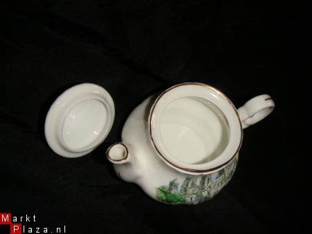 Engelse Mini theepot (8 cm hoog) van Beverley china (c3vo) - 1