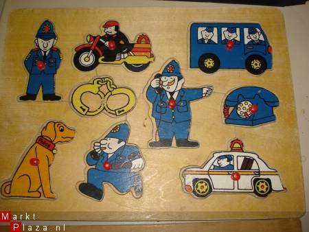 2 aparte houten puzzels van de brandweer en politie 30 x 21 - 1