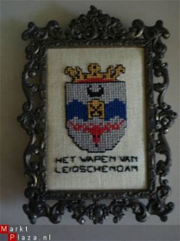 GEBORDUURD WAPEN VAN LEIDSCHENDAM 13 X 9 OUD LIJSTJE - 1