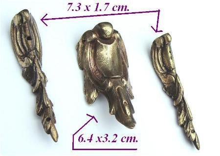 === 3 Bronze ornamenten = oud === 6899 - 1