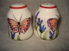 peper en zoutstel vlinder handbeschilderd aardewerk