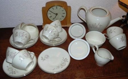 **Schattig theeservies uit vroeger jaren ** Thomas R Germany - 1