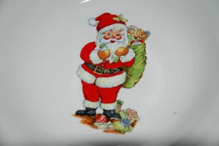 * Leuk schaaltje voor kerst * met kerstman doorsnee 16,5 cm. - 1