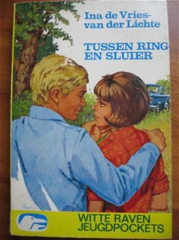 Tussen ring en sluier - Ina de Vries – van der Lichte - 1