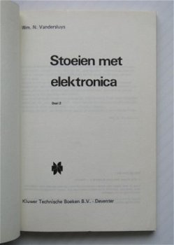 [1973]Stoeien met elektronica deel 2, Kluwer - 2