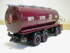 DSCN6484 Corgi 97932 AEC ErgoMatic Cylindrical Tanker North