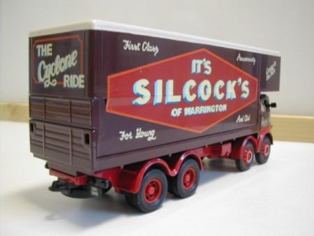 DSCN6524 Corgi 12601 Foden Silcocks Closed Pole Truck - 1