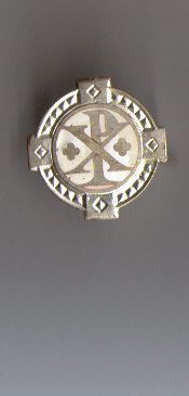 Emaille Speldje Pax Christi wit - nr. 1