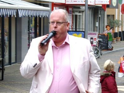 Presentator..'de olie voor uw evenement' - 6