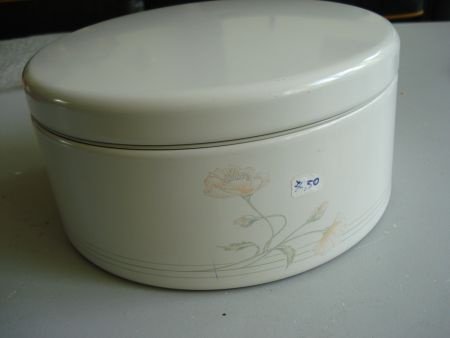 Brabantia emaille koekblik wit met bloem 20 cm x9,5 - nr. 1