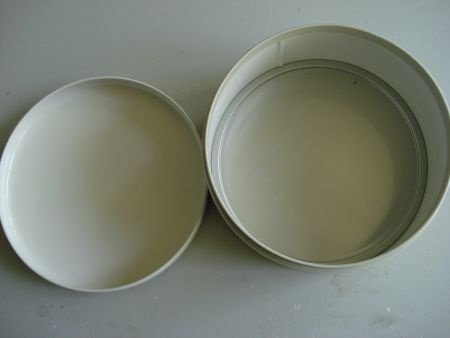 Brabantia emaille koekblik wit met bloem 20 cm x9,5 - Afbeelding 2