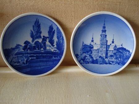 2 wandbordjes Denmark 8 cm Rosenborg , Gefion Springvandet - 1