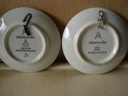 2 wandbordjes Denmark 8 cm Rosenborg , Gefion Springvandet - 1