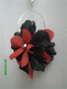 exclusieve bloemoorbel rood met zwart