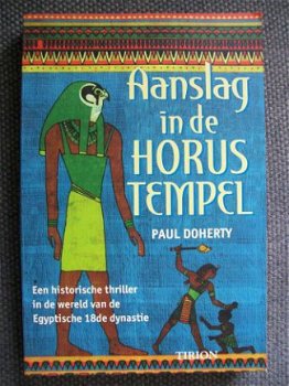 Aanslag in de Horus Tempel Paul Doherty Historische thriller - 1