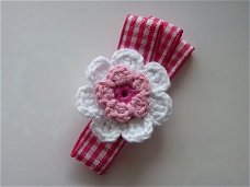 ** Gehaakte bloemenbroche (wit)