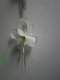 mooie witte bloemoorbel geschikt voor bruid - 1 - Thumbnail