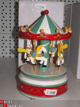 Muziekdoos, luxe paarden carrousel, wit-rood-groen. - 1