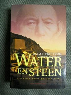 Water en Steen Eliot Pattison Literaire thriller over Tibet