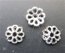 tibetaans zilver:bead caps 01 :7 mm -15 voor 0,75