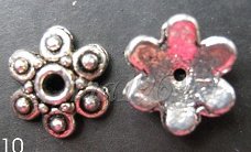 tibetaans zilver:bead caps 10 - 11 mm