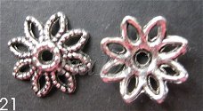 tibetaans zilver:bead caps 21-10 mm: 10 voor 0,75