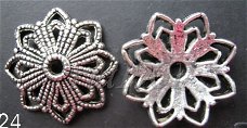 tibetaans zilver:bead caps 24- 20 mm