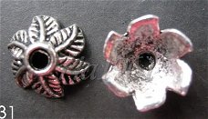 tibetaans zilver:bead caps 31 -10 mm